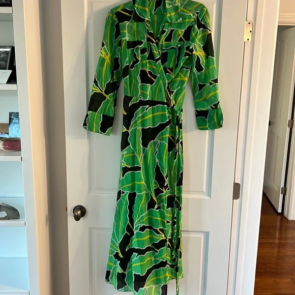 DVF wrap dress coverup. Size M - Picture 1 of 8